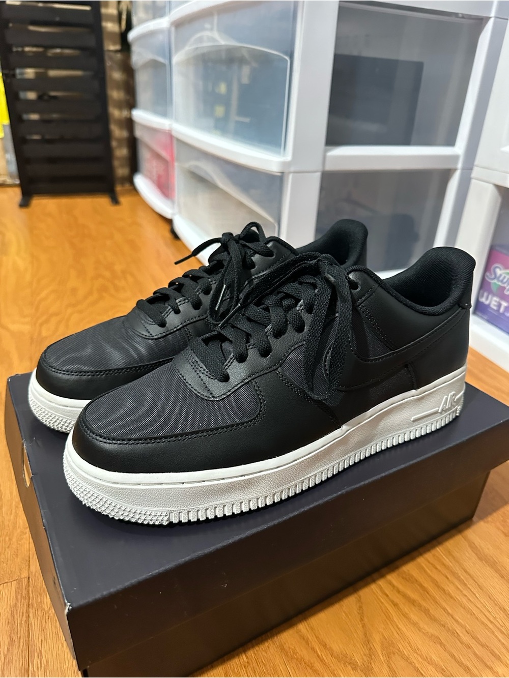Men's Black Nike Air Force 1 Sneakers with White Cupsole